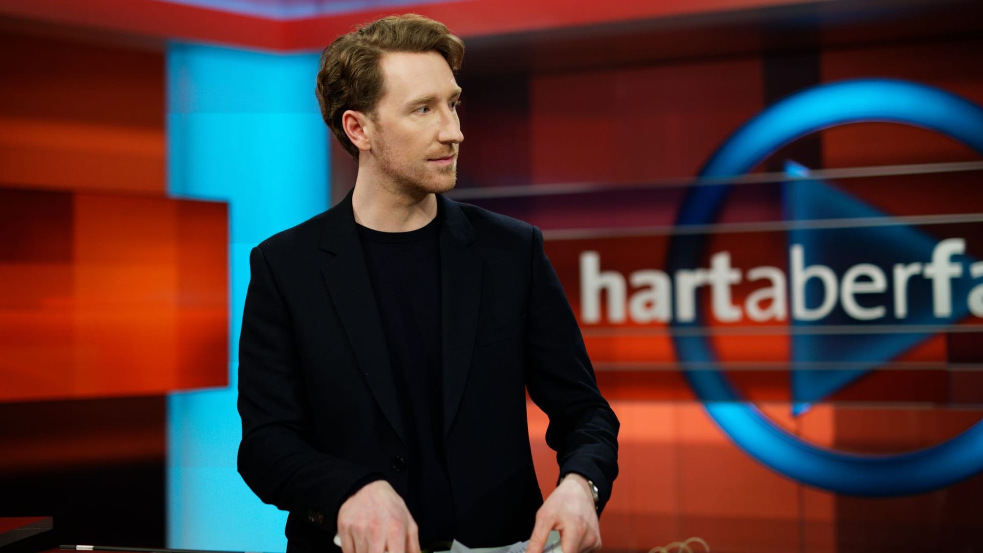 Louis Klamroth: Er ist der neue Moderator der ARD-Polit-Sendung "Hart aber fair".