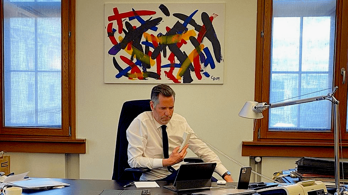 Christian Dürr in seinem Büro: "Zitat"