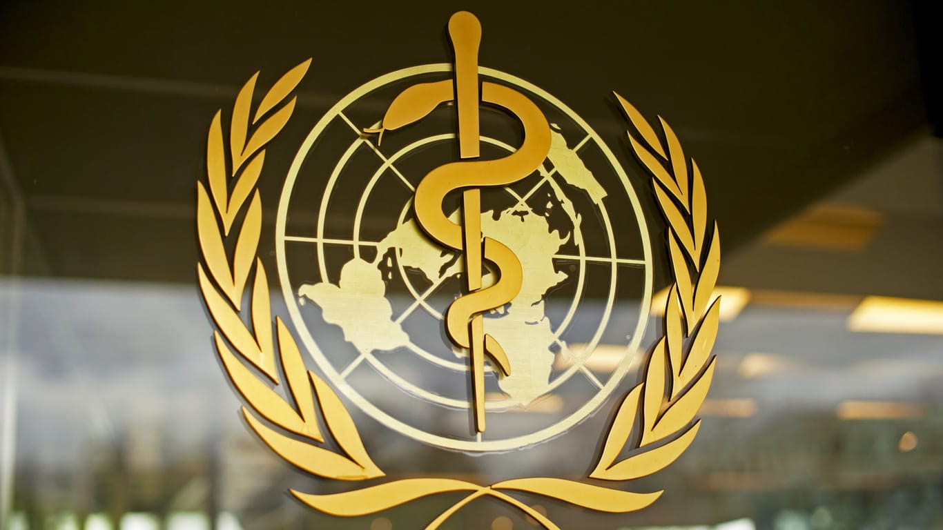 Das Logo der WHO: Die Organisation warnt vor einer steigenden Infektionsgefahr des Vogelgrippe-Virus für Menschen.