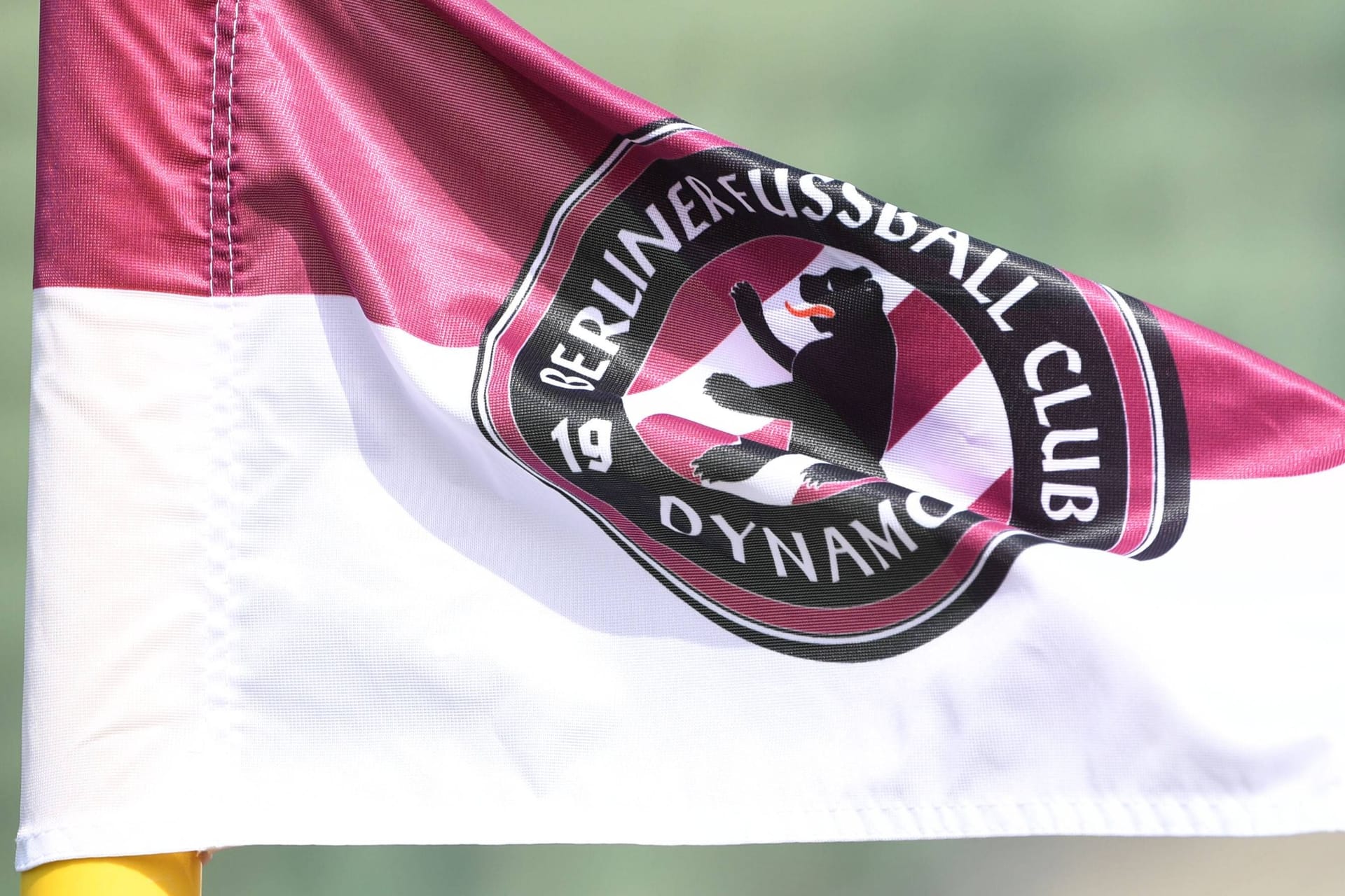 BFC-Logo auf einer Eckfahne: Das aktuelle Emblem wurde im Jahr 2009 eingeführt.