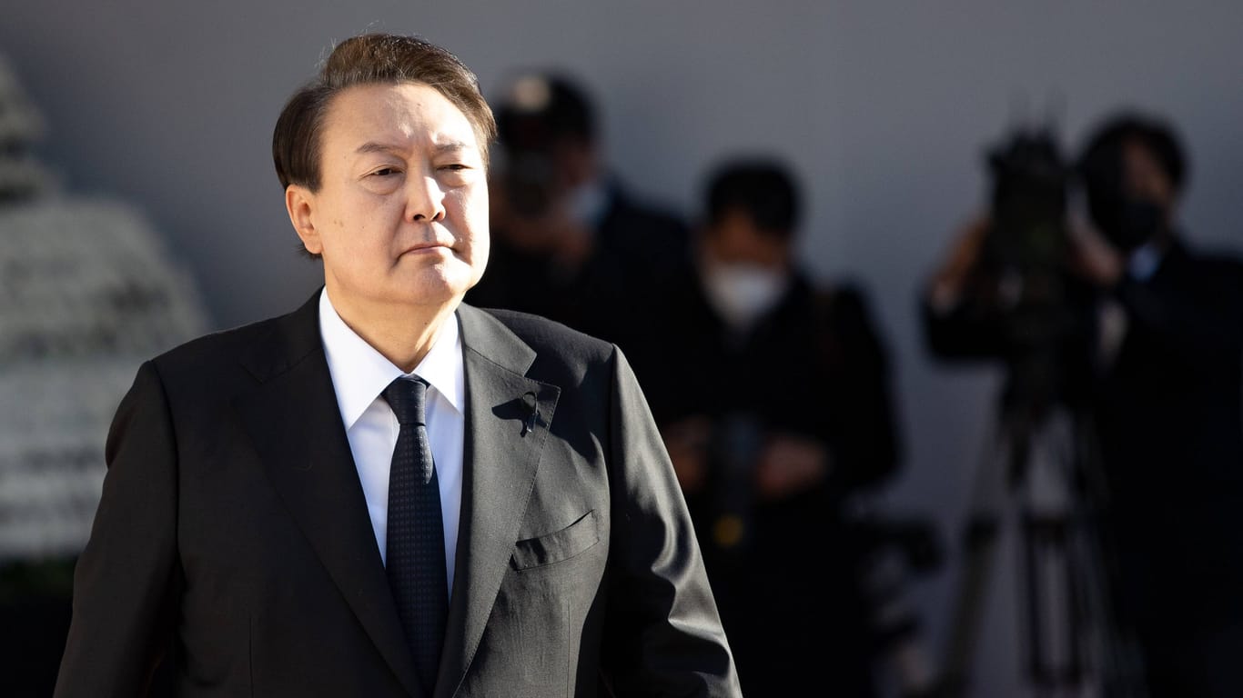 Yoon Suk Yeol (Archivbild): Der südkoreanische Präsident erwägt die Stationierung taktischer Atomwaffen in seinem Land.