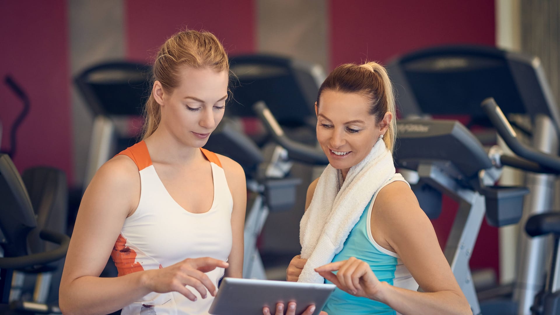 Augen auf bei der Fitnessstudiowahl: Um böse Überraschungen zu verhindern, lohnt es sich bei einem Vorgespräch kritisch nachzufragen.