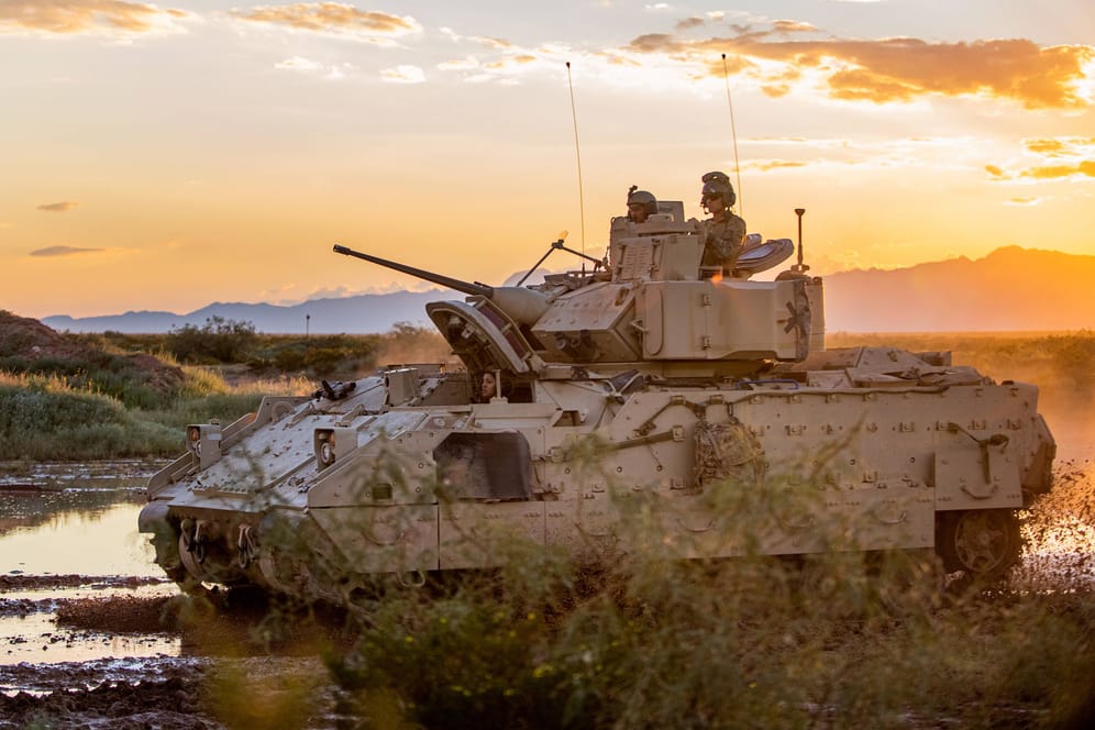 Ein Bradley-Schützenpanzer der US-Armee: Die USA liefern diese Modelle der Ukraine.