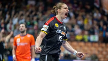 Die deutsche Handball-Nationalmannschaft steht nach dem 33:26 gegen die Niederlande vorzeitig im WM-Viertelfinale. Einige Spieler ragten heraus. Die Einzelkritik.