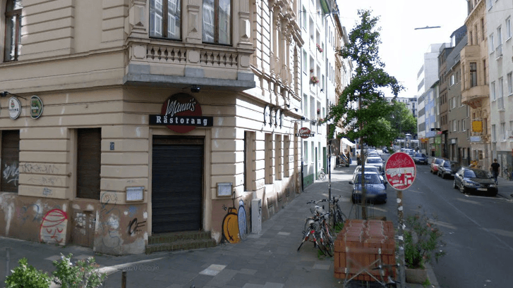 "Manni's Rästorang" auf der Ecke Kyffhäuser Straße /Hochstadenstraße: Die Rollladen werden unten bleiben. "Manni's Rästorang" auf der Ecke Kyffhäuser Straße /Hochstadenstraße: Die Rollladen werden unten bleiben.