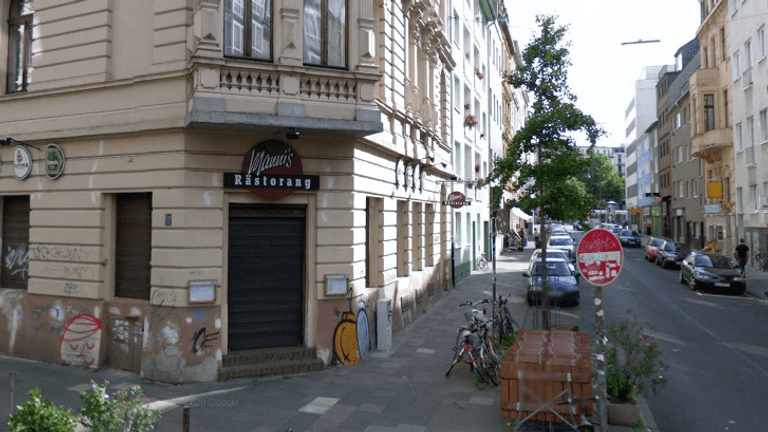 "Manni's Rästorang" auf der Ecke Kyffhäuser Straße /Hochstadenstraße: Die Rollladen werden unten bleiben.