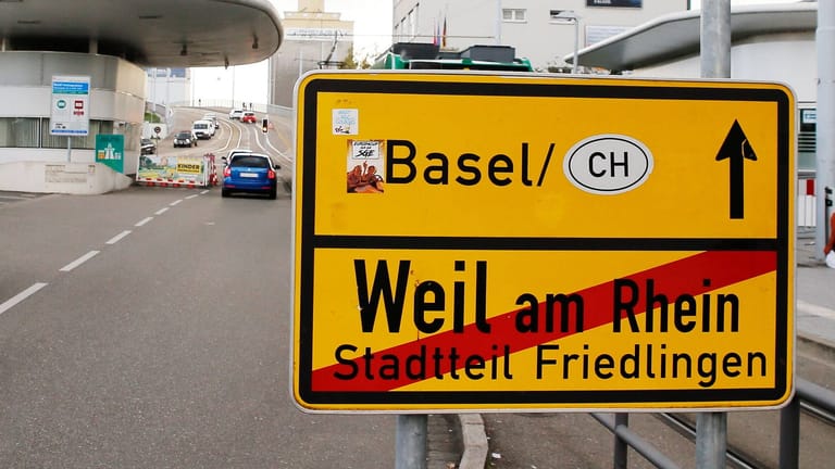 Der Grenzübergang zwischen Weil am Rhein und Basel: Hier fiel einem Beamten eine ungewöhnliche Reisegruppe auf.