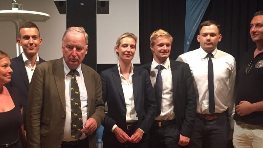 Schmid (3. v. r), AfD-Ehrenvorsitzender Gauland und Parteichefin Weidel: "Alles raus, was sich danebenbenimmt."