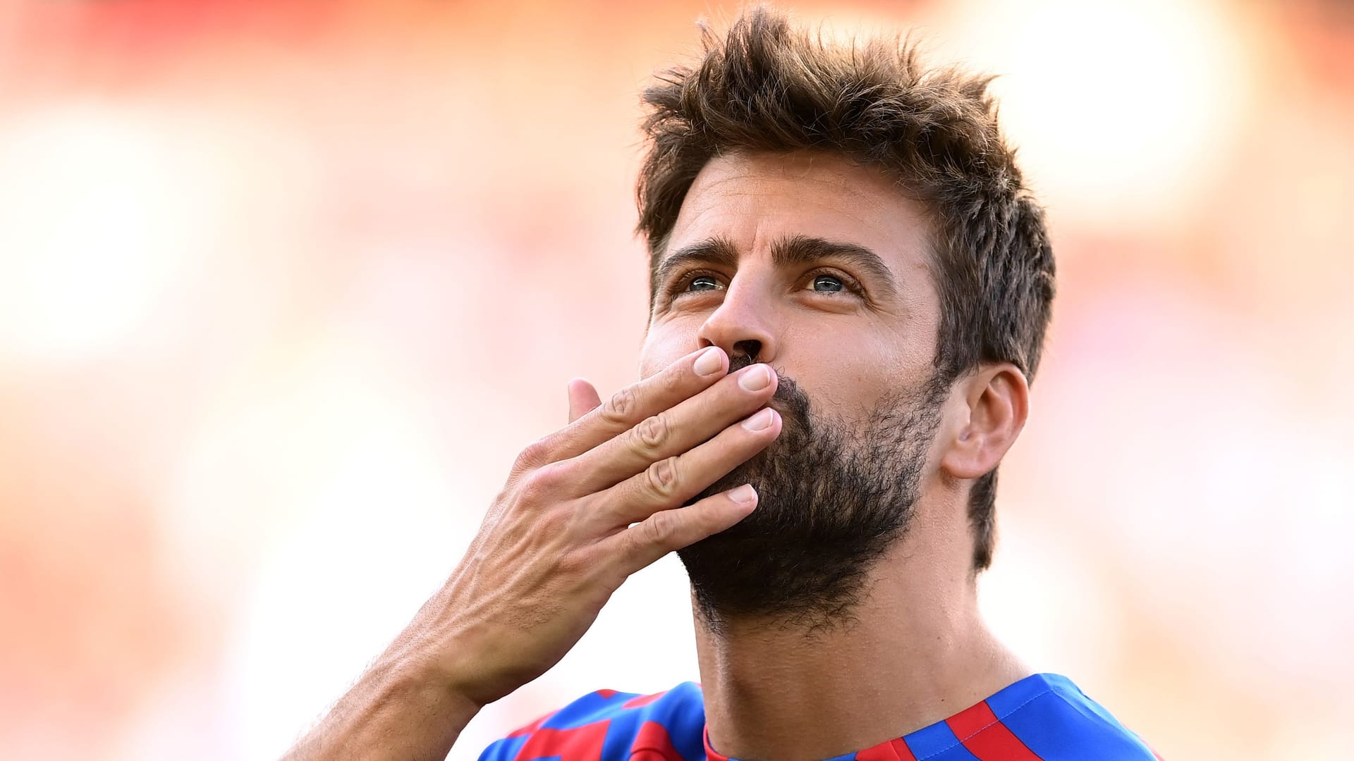 Gerard Piqué: Seine Beziehung mit Popstar Shakira ist Geschichte, seine neue Partnerin stellt er jetzt vor.