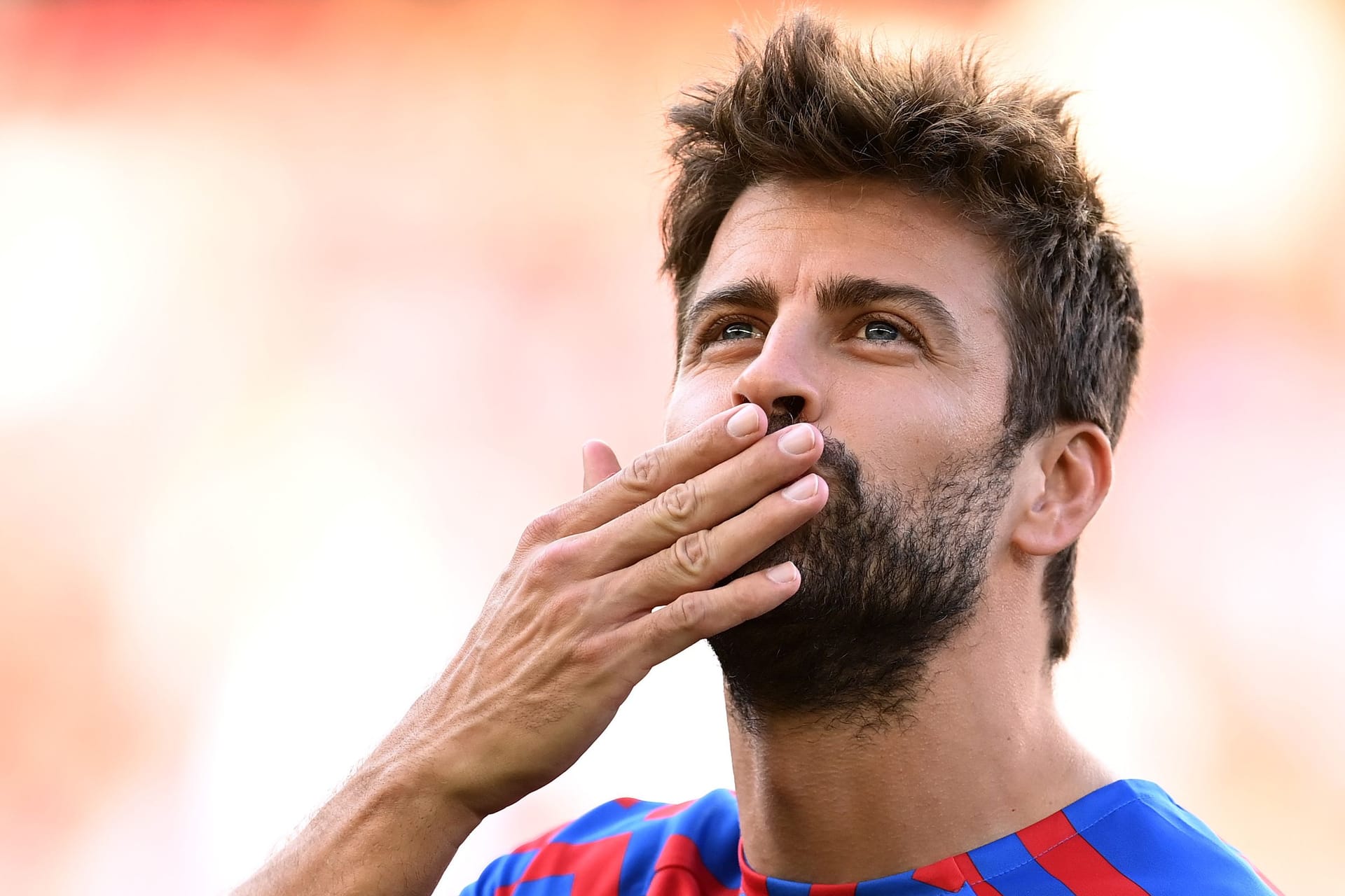 Gerard Piqué: Seine Beziehung mit Popstar Shakira ist Geschichte, seine neue Partnerin stellt er jetzt vor.