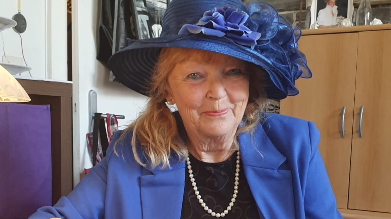 Evelyn Seidel ist nicht nur Fan der britischen Monarchie - auch die dort typischen Hüte haben es ihr angetan.