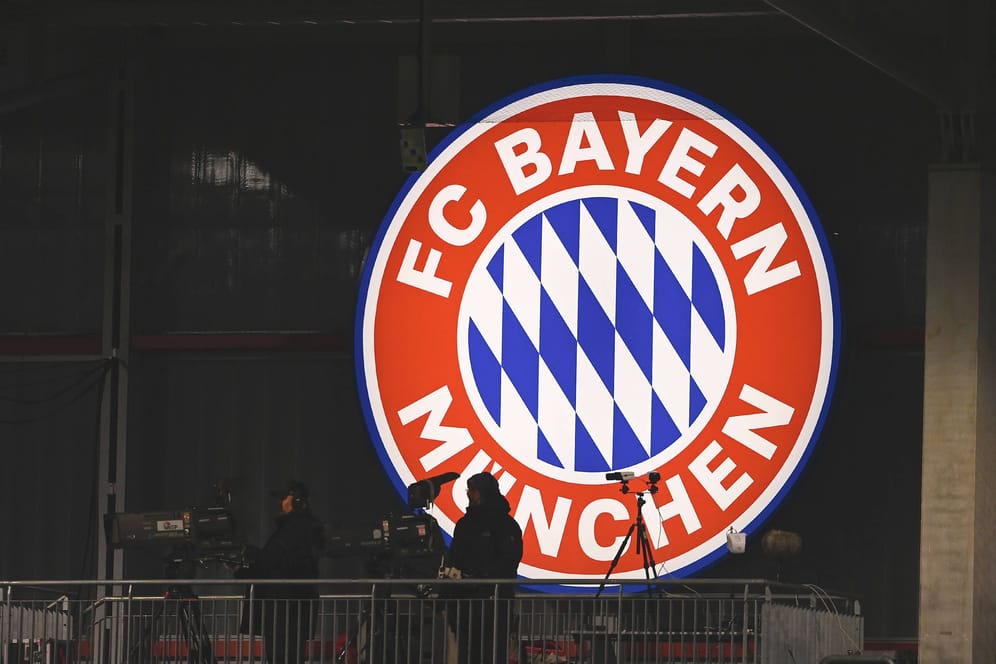 Das Logo des FC Bayern (Archivbild): Der Verein ist beliebter und zugleich verhasster als fast alle anderen Klubs in Deutschland.