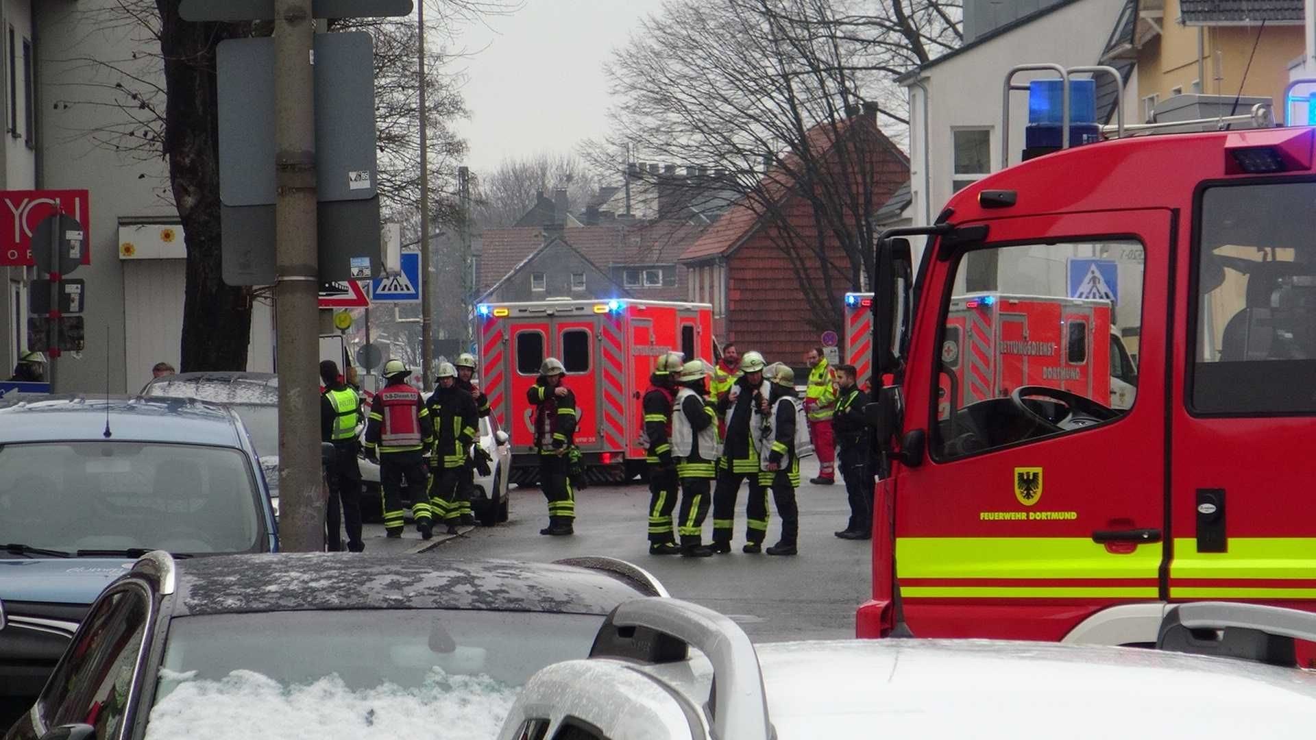 Großaufgebot an der Husener Straße: Die Straße war am Donnerstag stundenlang gesperrt.