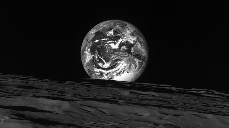 Aufnahme der Erde vom Mond: Südkoreas Sonde "Danuri" hat die Aufnahmen gemacht.