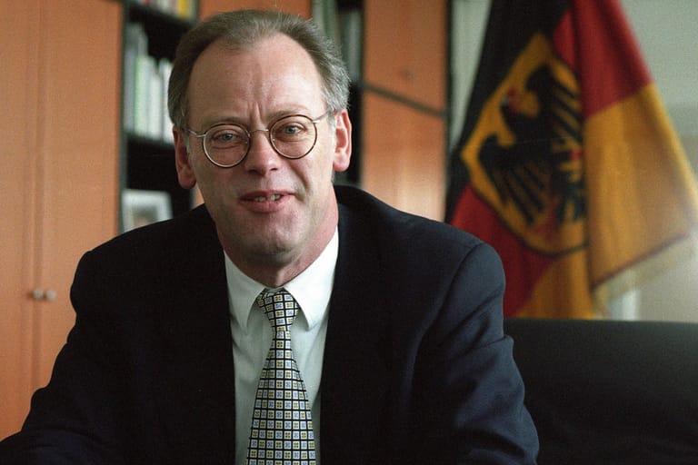 Rudolf Scharping (1998 - 2002)