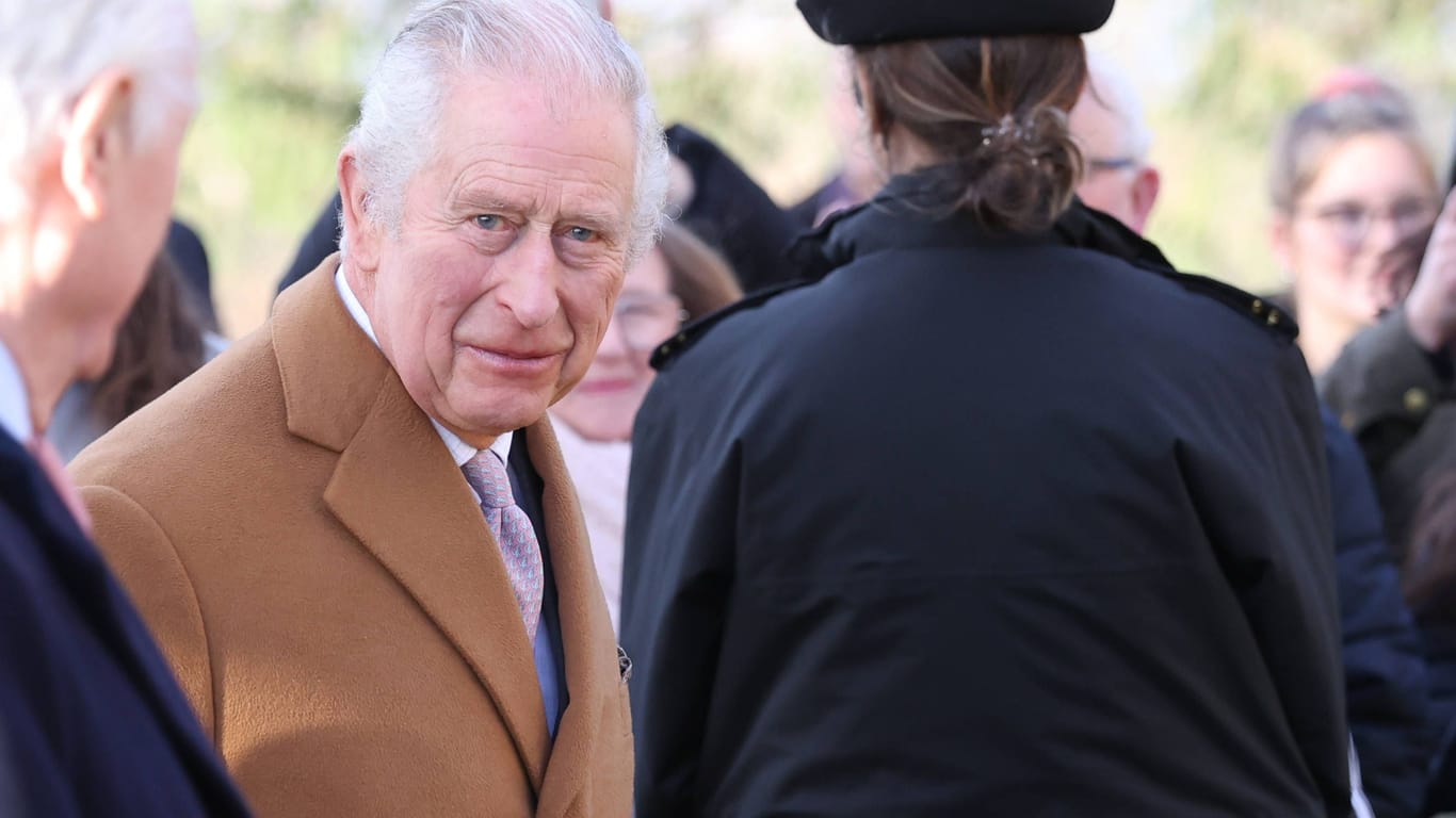 König Charles III: Der britische Monarch besuchte am Sonntagmorgen einen Gottesdienst.