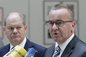 Olaf Scholz, Boris Pistorius (r.): Der Kanzler ernennt den Innenexperten als Verteidigungsminister.
