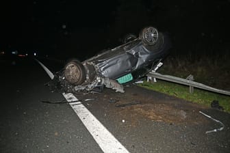 Unfall auf der A7: Der Wagen überschlug sich mehrfach.