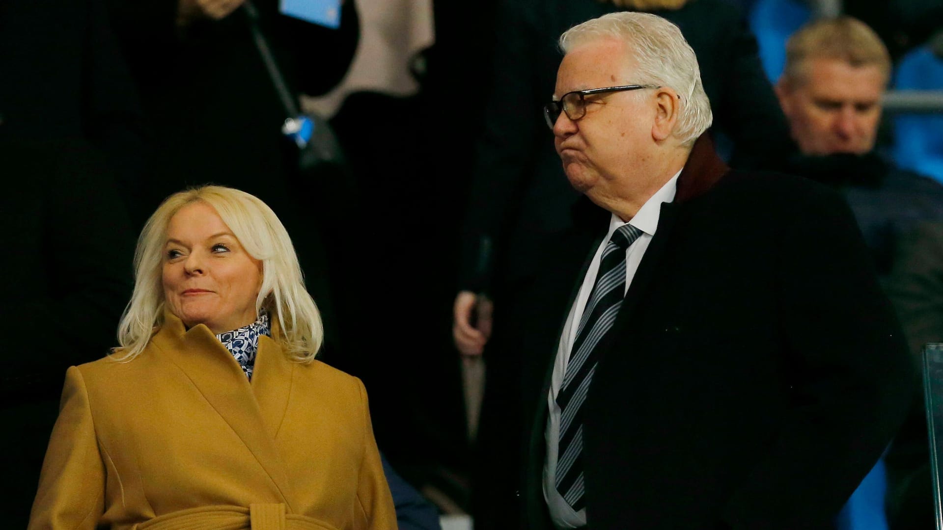 Denise Barrett-Baxendale neben Bill Kenwright: Die beiden Chefs des FC Everton werden bedroht.