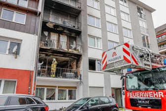 Ein Brand in einem Mehrfamilienhaus sorgte in Fürth am Dienstag für Aufregung. Mehrer Menschen mussten ins Krankenhaus.