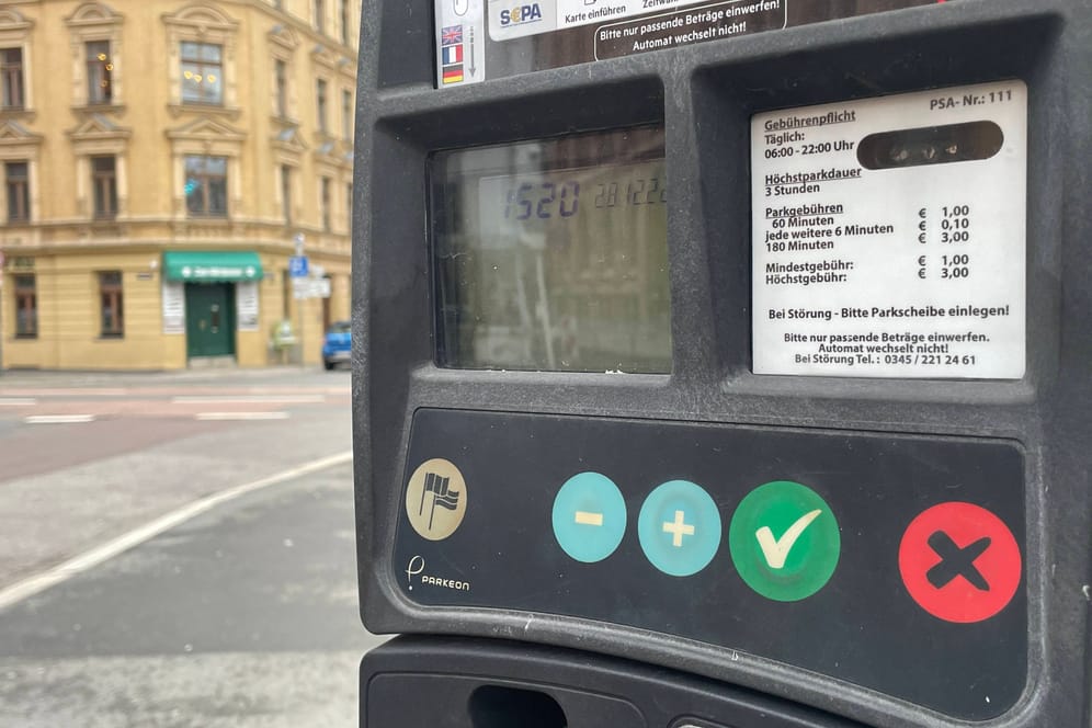 Ein Euro pro Stunde: So günstig wie in Halle (Sachsen-Anhalt) ist das Parken längst nicht überall.