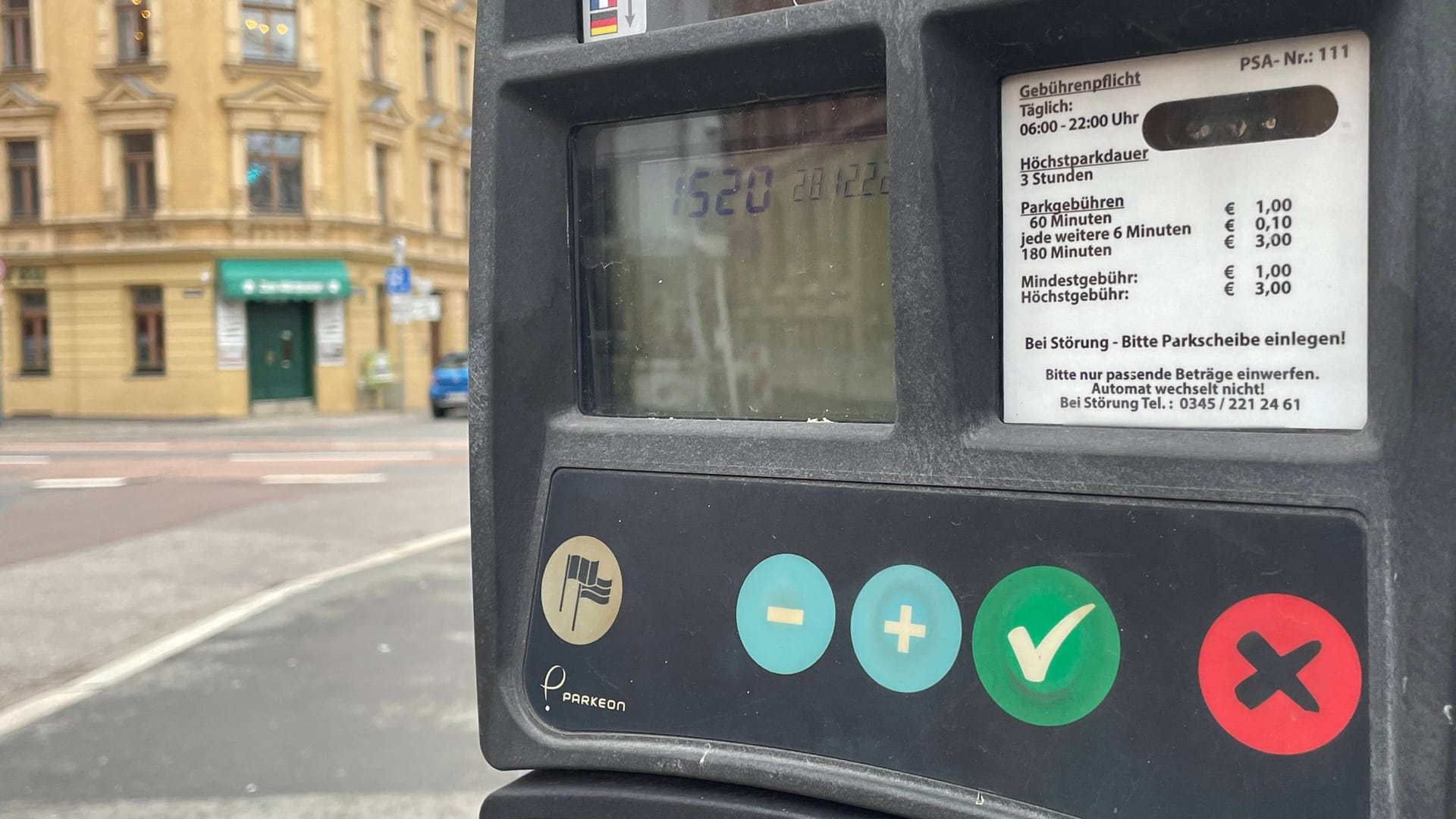 Ein Euro pro Stunde: So günstig wie in Halle (Sachsen-Anhalt) ist das Parken längst nicht überall.