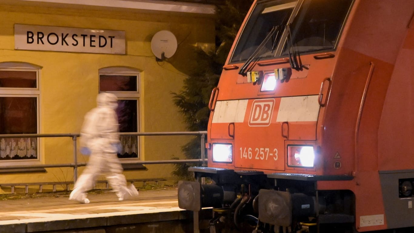 Bahnhof Brokstedt: In diesem Regionalzug soll Ibrahim A. zwei Menschen erstochen haben.