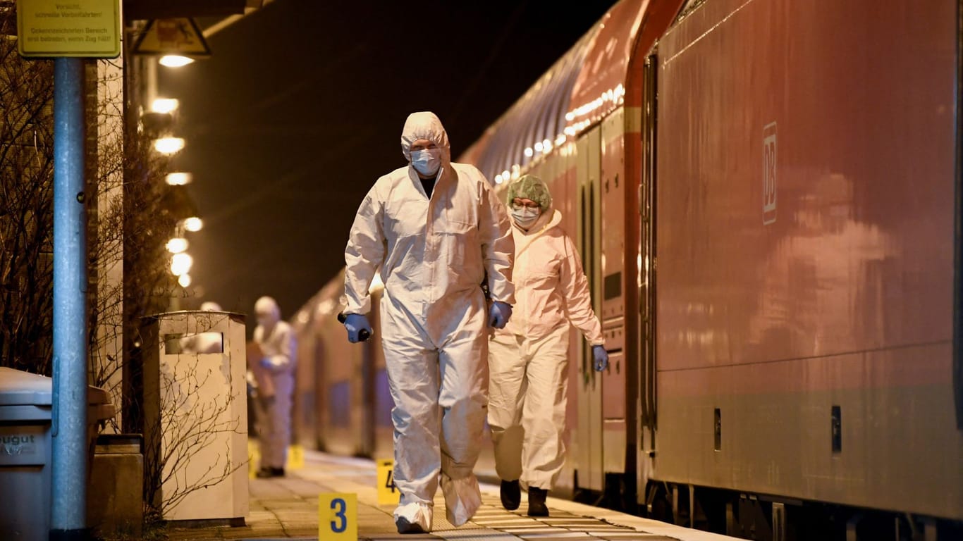 Forensiker am Bahnhof in Brokstedt: "All unsere Gedanken sind bei den Opfern."