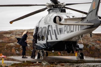 Norwegens Justizministerin Emilie Enger Mehl beim Besuch eines Grenzpostens bei Kirkenes, nahe der russischen Grenze (Archivbild): Nach einem illegalen Grenzübertritt Anfang Januar, könnte ein ehemaliger russicher Söldner nun abgeschoben werden.
