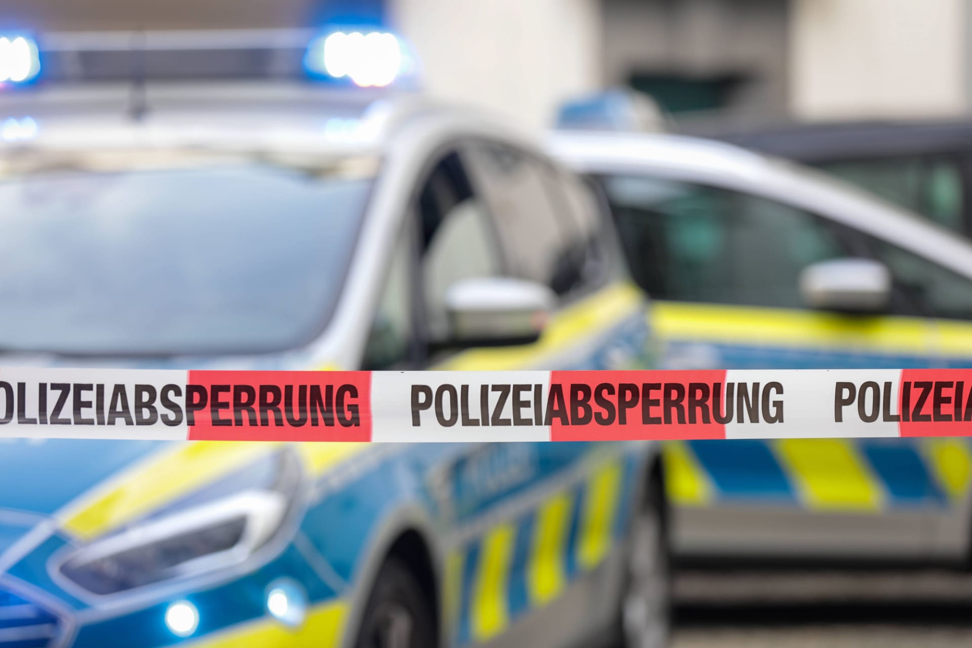 Polizeiabsperrung (Symbolbild): Der Staatsschutz ermittelt in dem Fall.