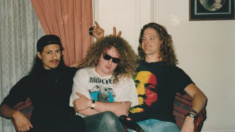 Frank Hinz (Mitte) im Jahre 1990 mit Kirk Hammett (links) und Jason Newsted (rechts) von "Metallica".