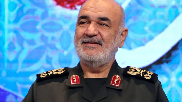 Militärischer Befehlshaber Hussein Salami: Aufgabe der Revolutionsgarde ist es vor allem, die religiöse Führung und ihre Ideologie zu schützen und die Islamistische Revolution zu verteidigen.
