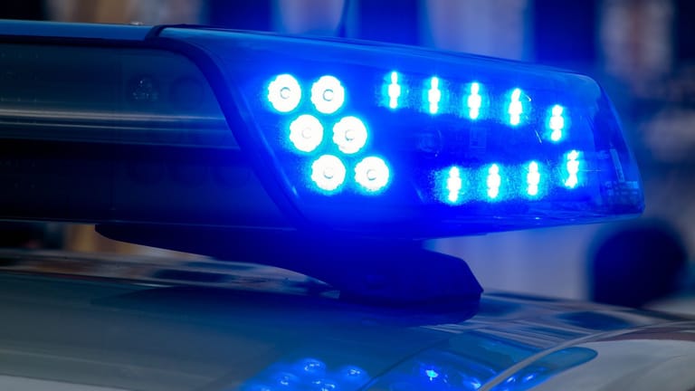 Polizeiauto (Symbolfoto): Bei einem Polizeieinsatz in Mosbach ist am Freitag getötet worden.
