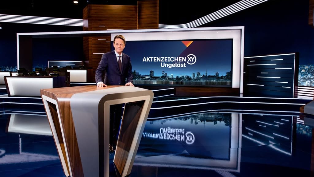 ZDF-Moderator Rudi Cerne bespricht erneut einen Fall aus Mittelfranken seiner Sendung "Aktenzeichen XY ... ungelöst".