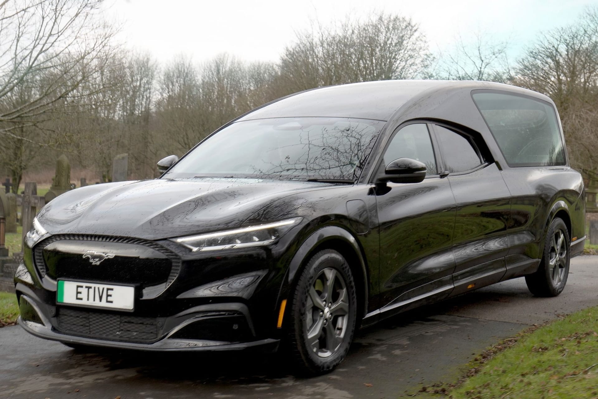 Elektrisches Ponycar für die letzte Reise: Der Ford Mustang Mach-E als Leichenwagen