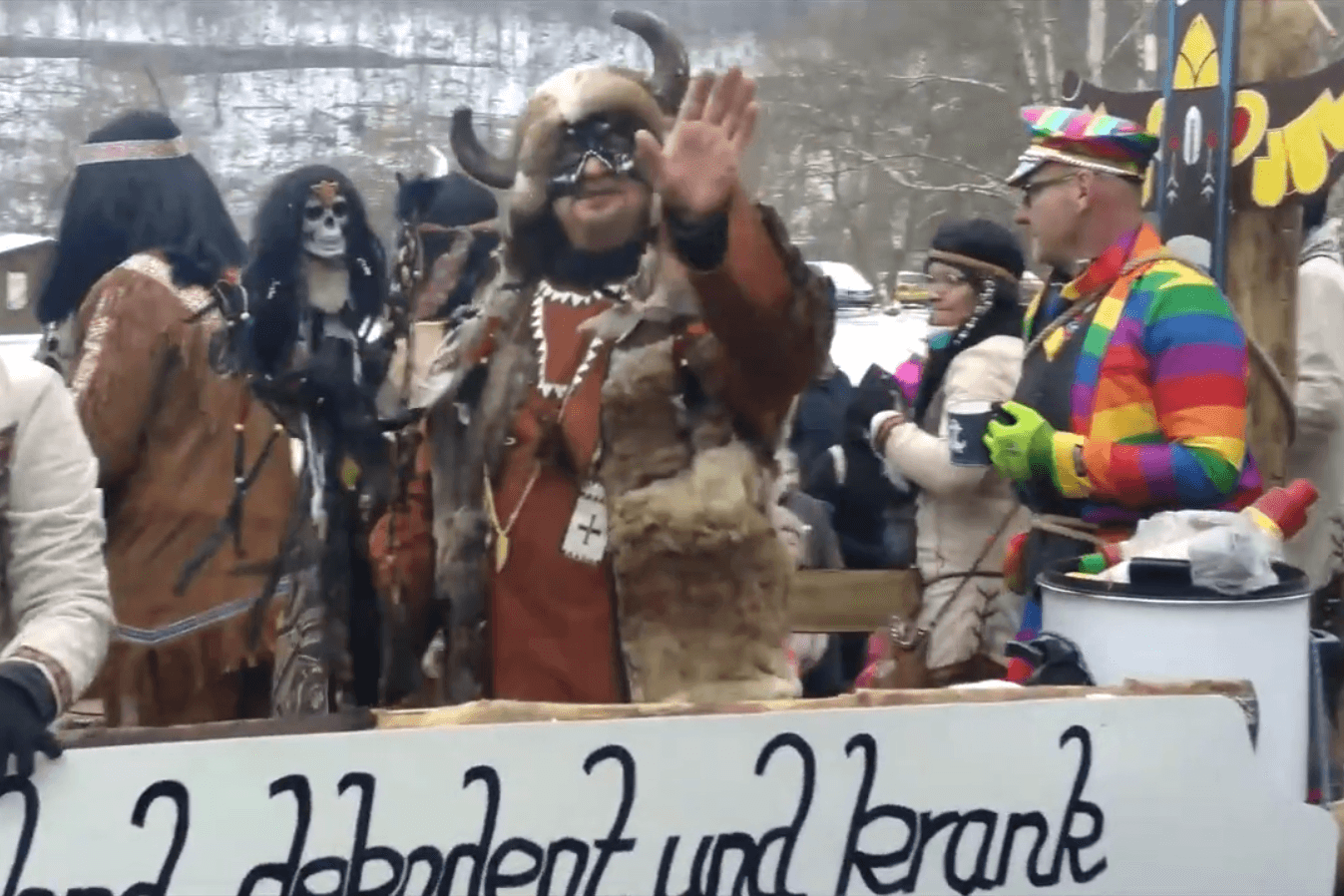 Nach zwei Jahren Corona-Pause konnte die "Schifferfastnacht" in Prossen wieder im Januar stattfinden: ein skandalträchtiges Comeback.