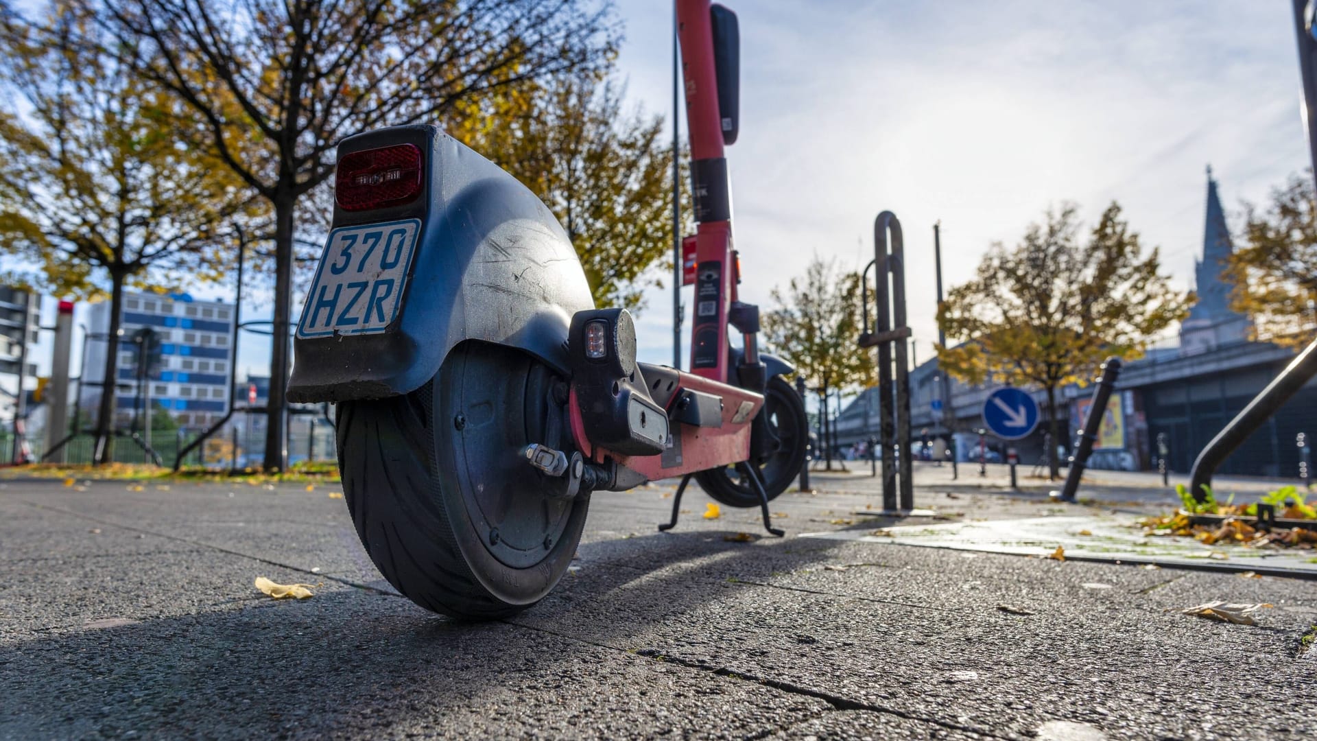 E-Roller-Kennzeichen: Bei fehlendem Kennzeichen können Bußgelder drohen.