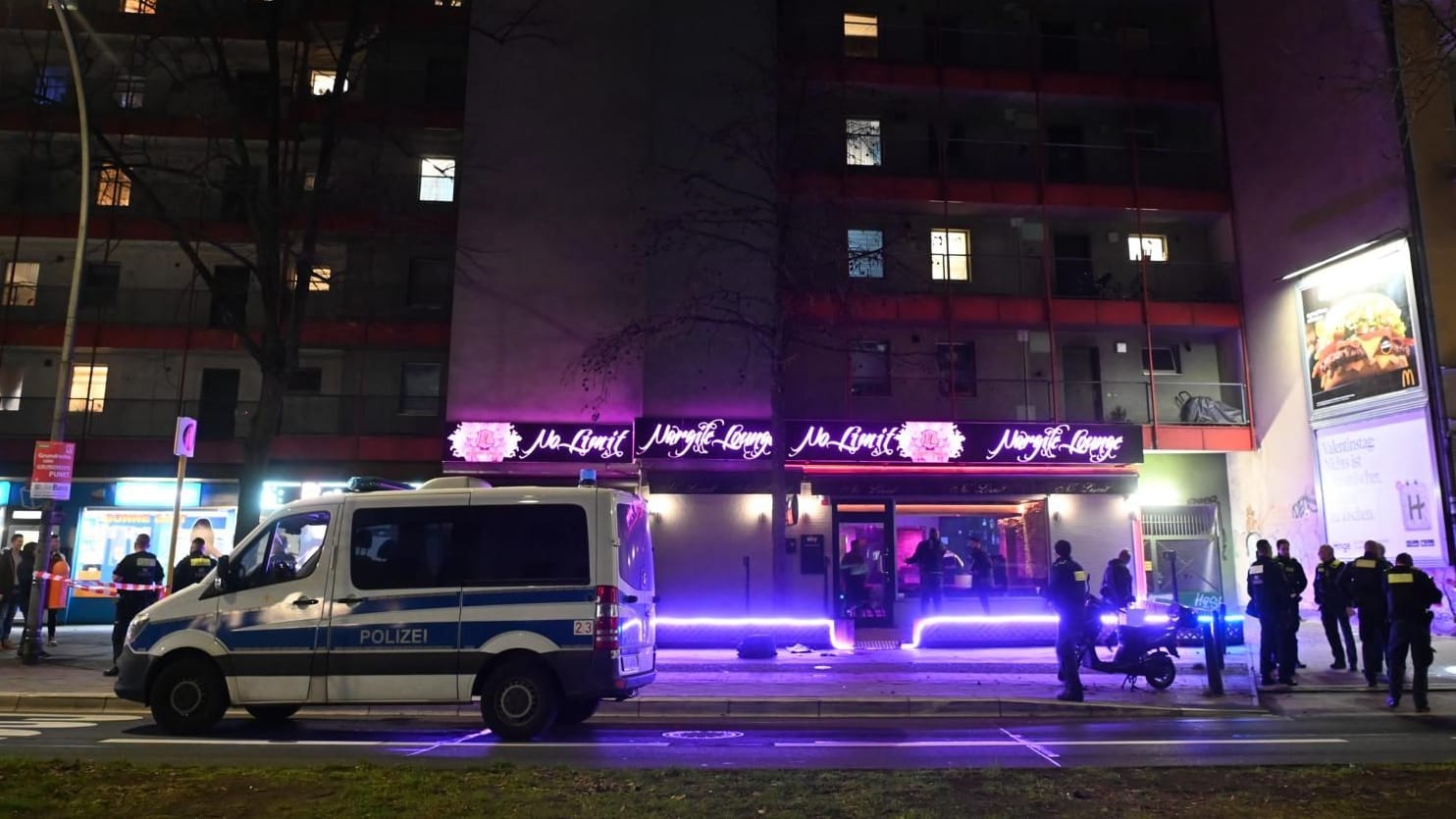 Schüsse vor Bar: In Reinickendorf ist es zu einer Auseinandersetzung gekommen. Schüsse vor Bar: In Reinickendorf ist es zu einer Auseinandersetzung gekommen.