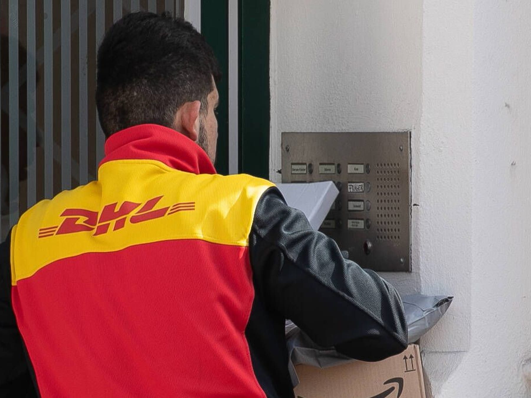 Perfide Betrugsmasche: Vorsicht vor SMS von DHL