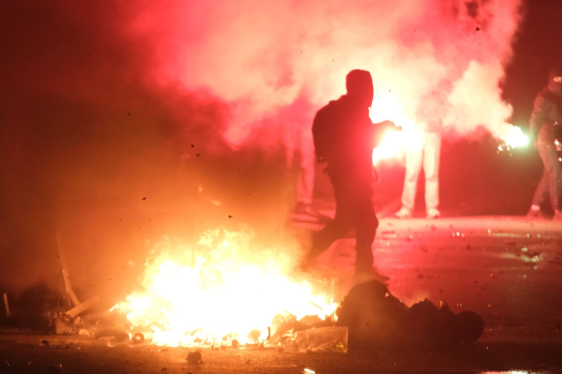 Feuer in der Silvesternacht in Leipzig-Connewitz: Randalierer und Polizei stießen nicht nur hier aufeinander.