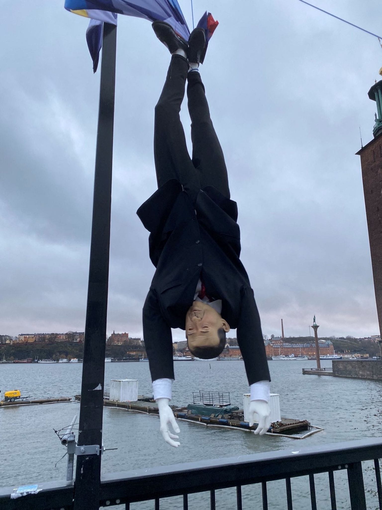 Aufgehängte Erdogan-Puppe in Stockholm.