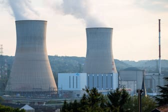 Kernkraftwerk in Tihange, Belgien (Archivbild): Nach 40 Jahren Laufzeit soll Block zwei des Atomkraftwerks Tihange bei Lüttich abgeschaltet werden.