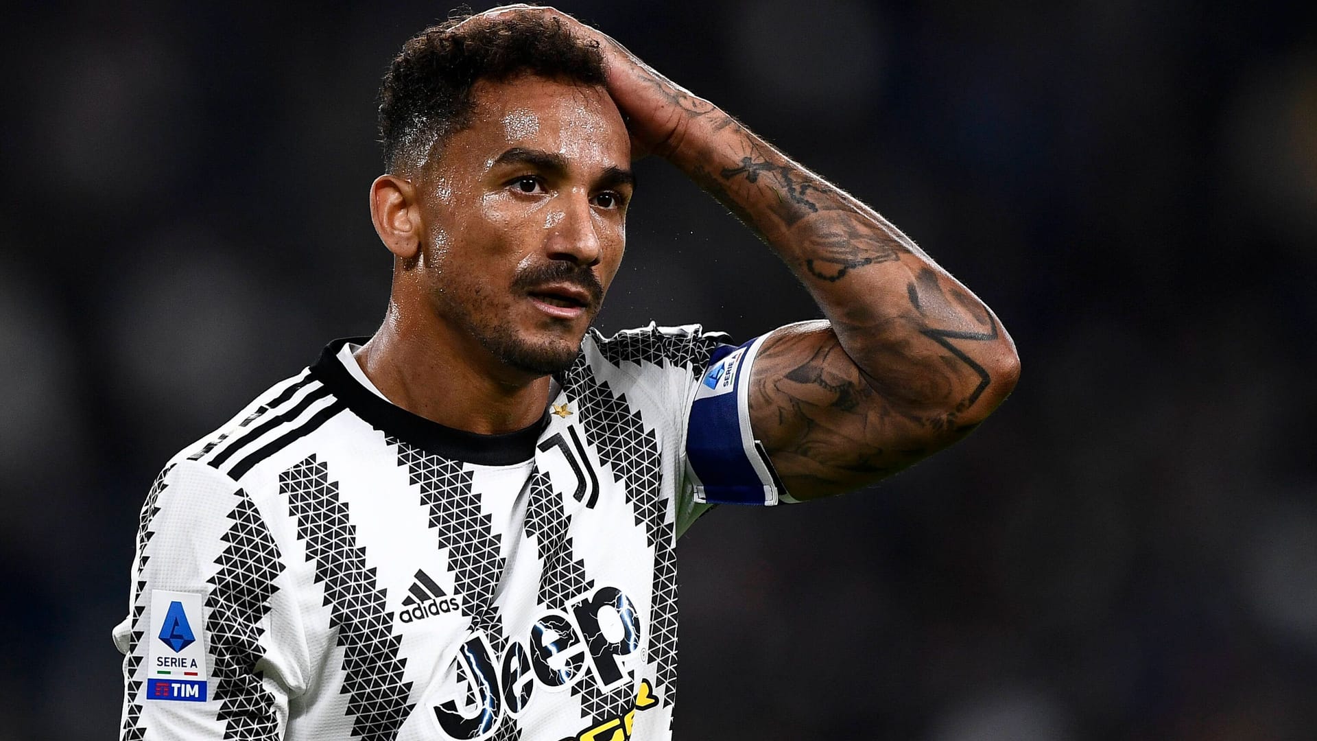 Enttäuscht: Juve-Verteidiger Danilo. Für Italiens Rekordmeister kommt es ganz dick.
