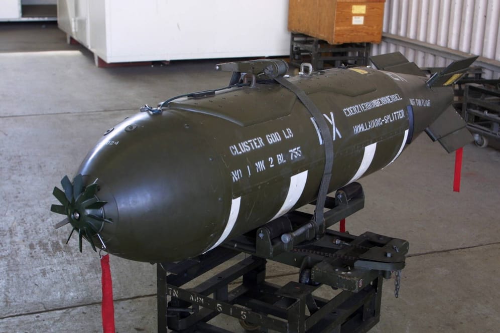 Eine Streubombe (Archivbild): Angeblich will ein europäisches Land solche Waffen an die Ukraine liefern.