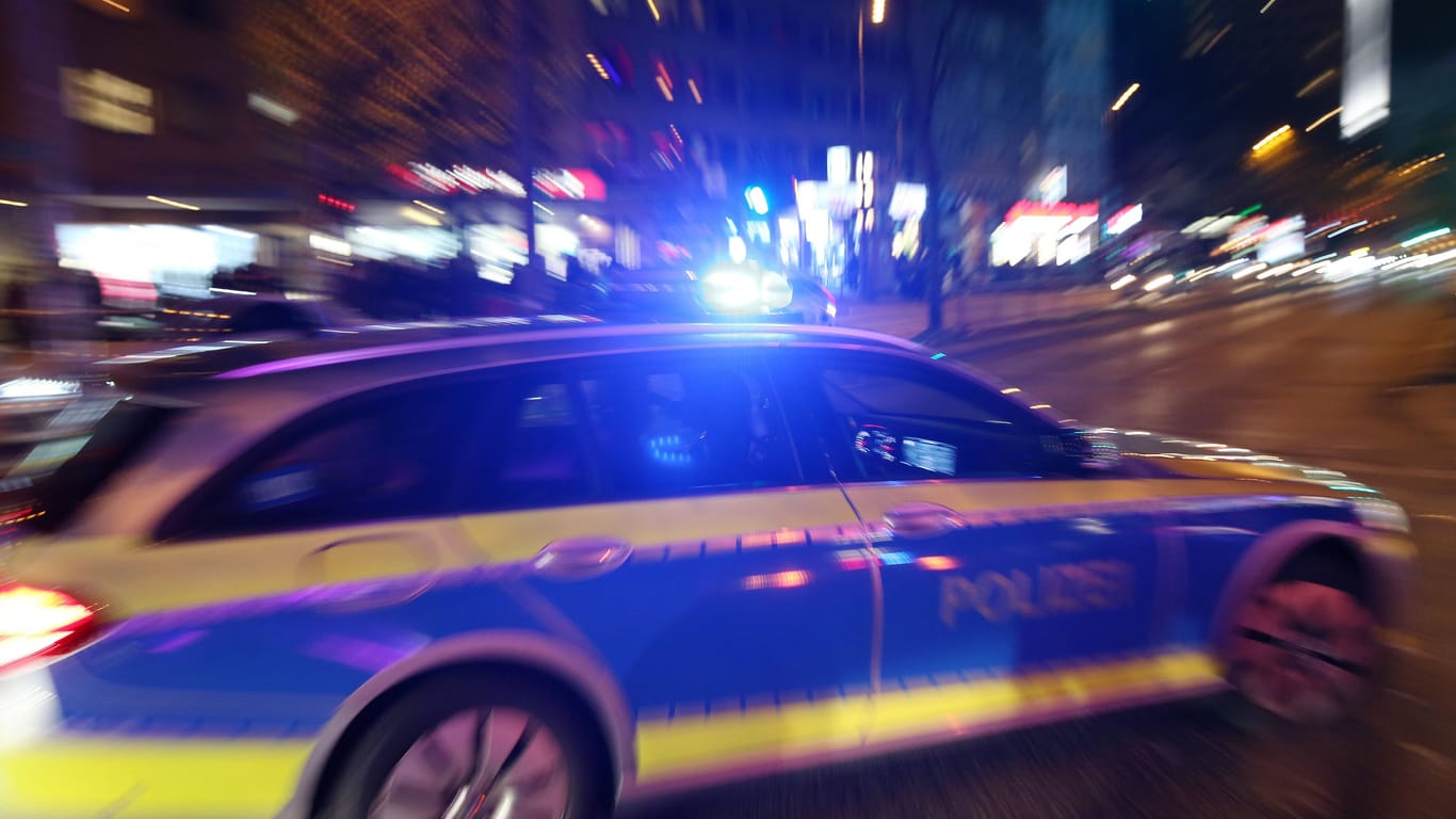 Ein Streifenwagen im Einsatz (Archivbild): Eine Besatzung hatte noch rechtzeitig reagiert – schlussendlich vergeblich. Ein Streifenwagen im Einsatz (Archivbild): Eine Besatzung hatte noch rechtzeitig reagiert – schlussendlich vergeblich.