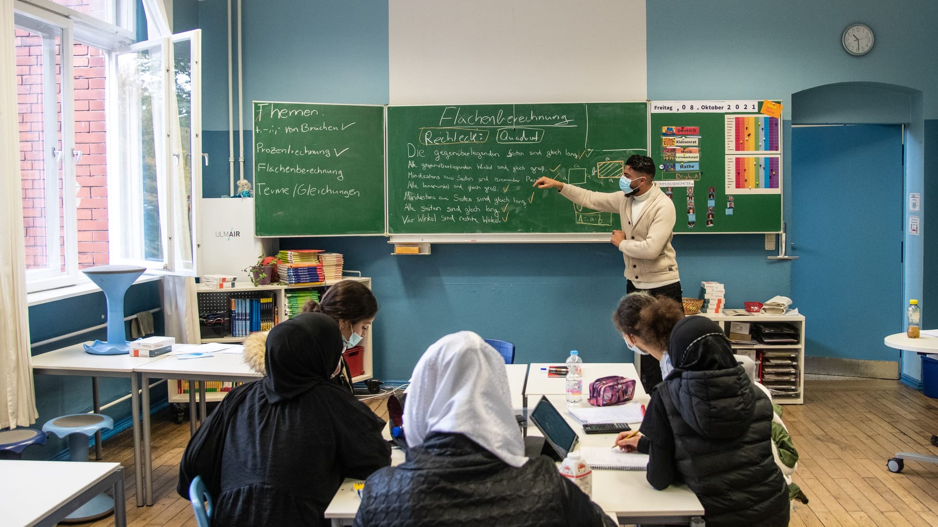 Unterricht an der Rütlischule: Die Schüler wurden verteilt, nun ist es in den anderen Gebäuden noch enger. (Archivbild)