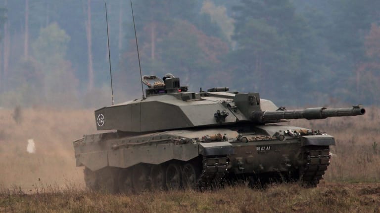 Challenger-Panzer (Archivbild): Großbritannien hat eine Lieferung angekündigt.