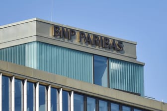 Niederlassung der BNP Paribas Bank in Frankfurt: Die Durchsuchung steht in Verbindung mit den illegalen Cum-Ex-Aktiendeals.