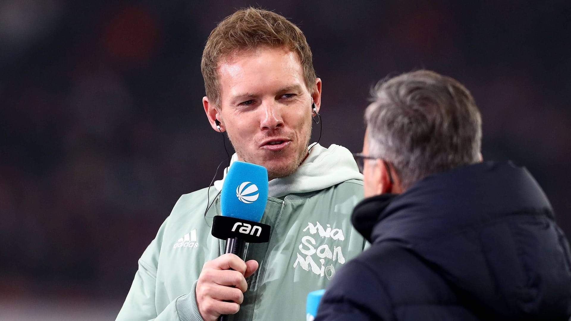 Klare Ansage: Bayern-Trainer Julian Nagelsmann vor dem Spiel in Leipzig beim Interview mit Sat.1.