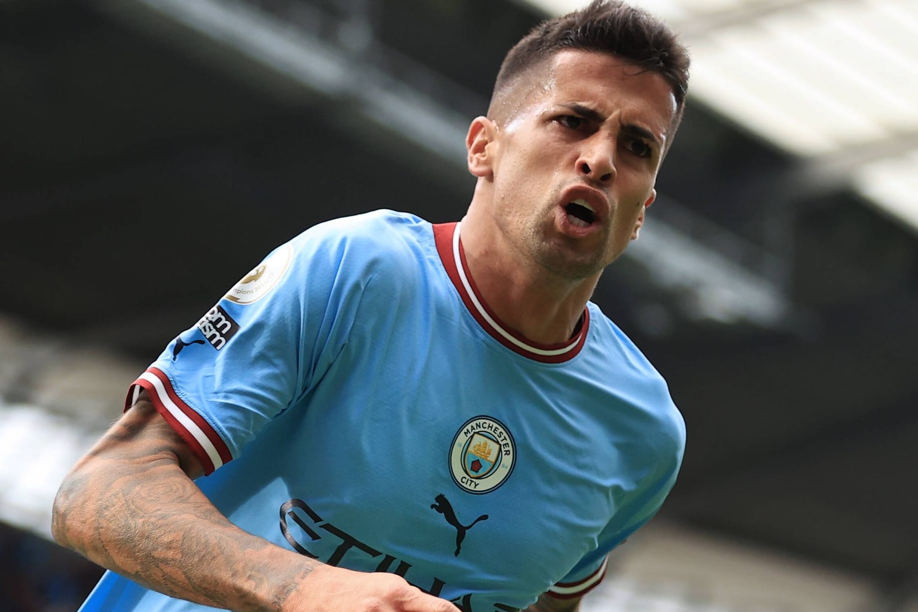 João Cancelo: Er könnte bald mit dem Bayern-Trikot in der Bundesliga auflaufen.